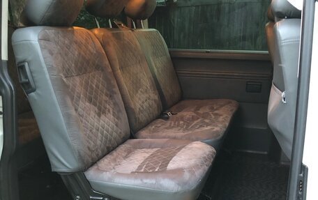 Volkswagen Caravelle T5, 2015 год, 2 850 000 рублей, 13 фотография