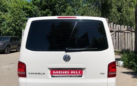 Volkswagen Caravelle T5, 2015 год, 2 850 000 рублей, 4 фотография