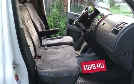 Volkswagen Caravelle T5, 2015 год, 2 850 000 рублей, 15 фотография