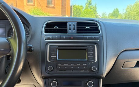 Volkswagen Polo VI (EU Market), 2012 год, 550 000 рублей, 31 фотография