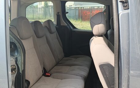 Peugeot Partner II рестайлинг 2, 2010 год, 450 000 рублей, 8 фотография