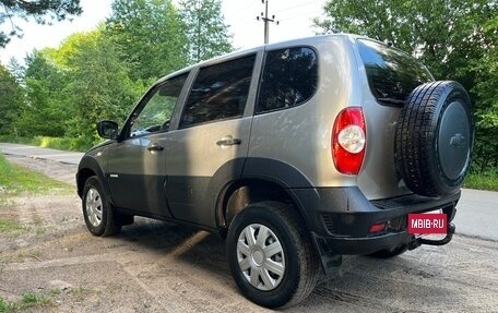 Chevrolet Niva I рестайлинг, 2012 год, 550 000 рублей, 4 фотография