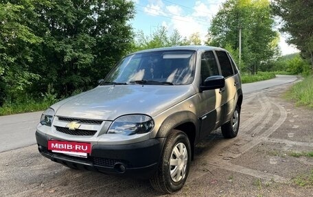 Chevrolet Niva I рестайлинг, 2012 год, 550 000 рублей, 2 фотография