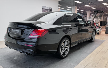 Mercedes-Benz E-Класс, 2020 год, 3 700 000 рублей, 6 фотография