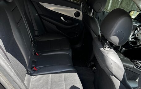 Mercedes-Benz E-Класс, 2019 год, 1 850 000 рублей, 5 фотография