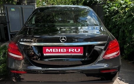 Mercedes-Benz E-Класс, 2019 год, 1 850 000 рублей, 2 фотография