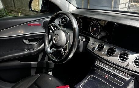 Mercedes-Benz E-Класс, 2019 год, 1 850 000 рублей, 6 фотография