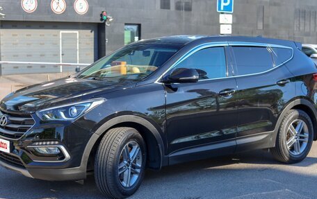 Hyundai Santa Fe III рестайлинг, 2017 год, 2 050 000 рублей, 2 фотография