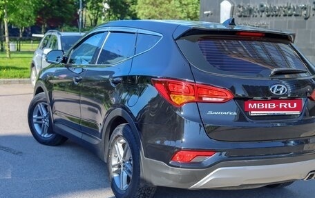 Hyundai Santa Fe III рестайлинг, 2017 год, 2 050 000 рублей, 3 фотография