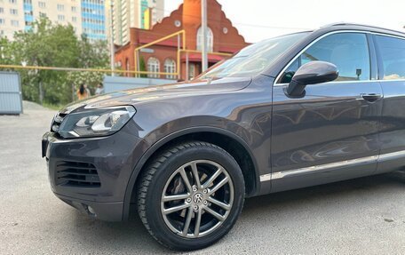 Volkswagen Touareg III, 2011 год, 2 049 999 рублей, 11 фотография