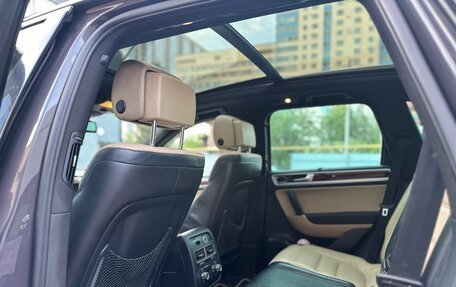 Volkswagen Touareg III, 2011 год, 2 049 999 рублей, 15 фотография