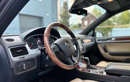 Volkswagen Touareg III, 2011 год, 2 049 999 рублей, 13 фотография