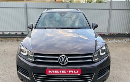 Volkswagen Touareg III, 2011 год, 2 049 999 рублей, 2 фотография