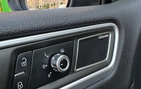 Volkswagen Touareg III, 2011 год, 2 049 999 рублей, 21 фотография
