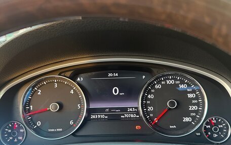 Volkswagen Touareg III, 2011 год, 2 049 999 рублей, 24 фотография