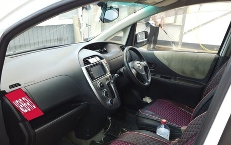 Toyota Ractis I, 2006 год, 550 000 рублей, 6 фотография
