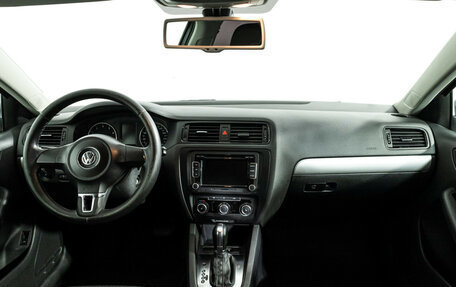 Volkswagen Jetta VI, 2011 год, 749 585 рублей, 14 фотография