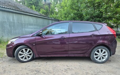 Hyundai Solaris II рестайлинг, 2012 год, 820 000 рублей, 1 фотография