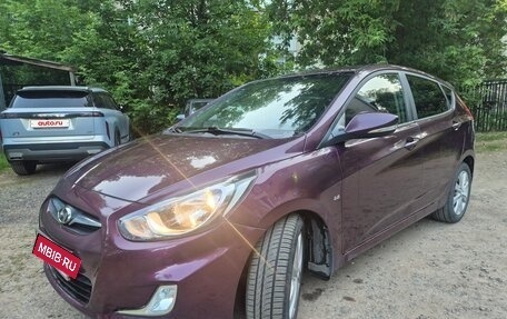 Hyundai Solaris II рестайлинг, 2012 год, 820 000 рублей, 4 фотография