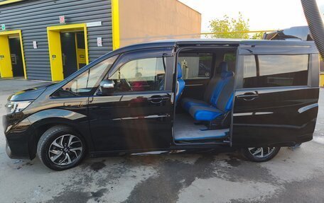 Honda Stepwgn IV, 2018 год, 2 500 000 рублей, 5 фотография