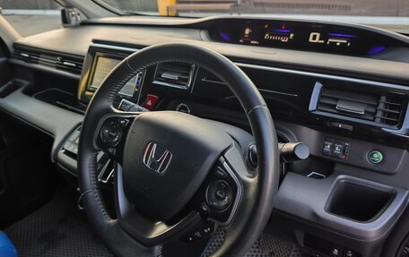 Honda Stepwgn IV, 2018 год, 2 500 000 рублей, 16 фотография