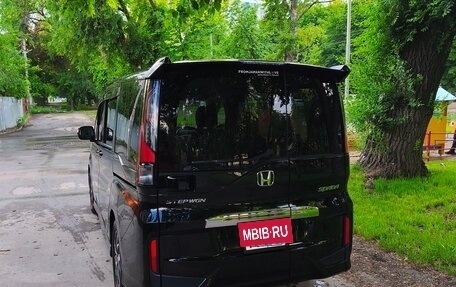 Honda Stepwgn IV, 2018 год, 2 500 000 рублей, 14 фотография