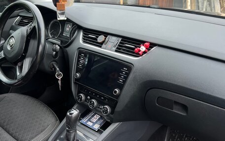 Skoda Octavia, 2018 год, 1 300 000 рублей, 2 фотография