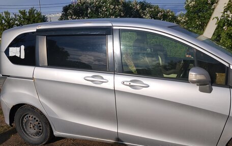 Honda Freed I, 2014 год, 650 000 рублей, 3 фотография