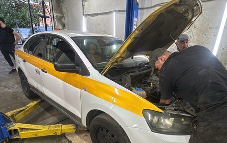 Volkswagen Polo VI (EU Market), 2018 год, 409 000 рублей, 2 фотография