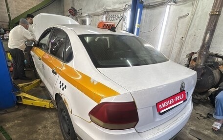 Volkswagen Polo VI (EU Market), 2018 год, 409 000 рублей, 3 фотография