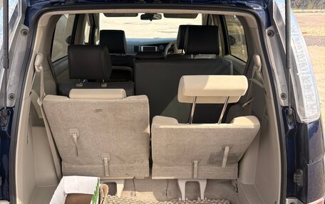 Toyota ISis I, 2013 год, 1 185 000 рублей, 18 фотография