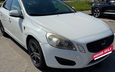Volvo S60 III, 2012 год, 900 000 рублей, 3 фотография