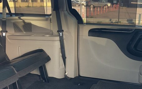 Chrysler Voyager IV, 2011 год, 1 500 000 рублей, 11 фотография