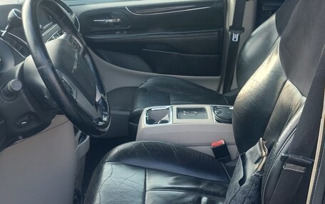 Chrysler Voyager IV, 2011 год, 1 500 000 рублей, 21 фотография