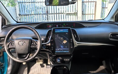 Toyota Prius IV XW50, 2017 год, 2 500 000 рублей, 8 фотография