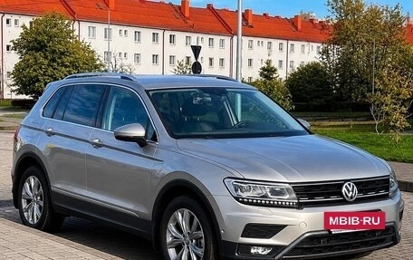 Volkswagen Tiguan II, 2017 год, 2 550 000 рублей, 2 фотография