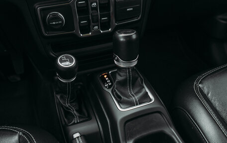Jeep Wrangler, 2019 год, 5 250 000 рублей, 34 фотография