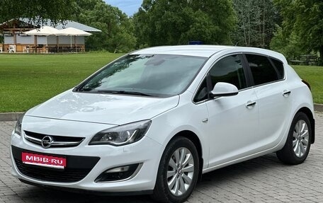 Opel Astra J, 2013 год, 710 000 рублей, 1 фотография