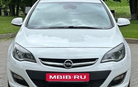 Opel Astra J, 2013 год, 710 000 рублей, 2 фотография