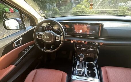 KIA Carnival, 2023 год, 4 450 000 рублей, 15 фотография