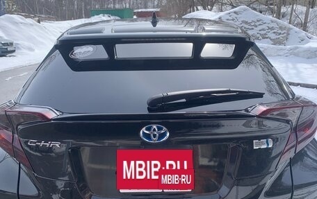 Toyota C-HR I рестайлинг, 2017 год, 1 700 000 рублей, 2 фотография