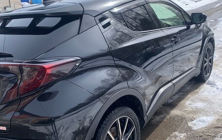 Toyota C-HR I рестайлинг, 2017 год, 1 700 000 рублей, 5 фотография