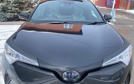 Toyota C-HR I рестайлинг, 2017 год, 1 700 000 рублей, 4 фотография