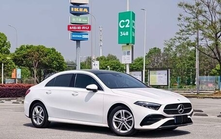Mercedes-Benz A-Класс, 2023 год, 1 589 000 рублей, 3 фотография