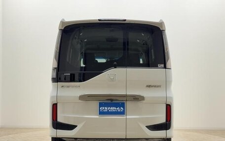 Honda Stepwgn IV, 2019 год, 2 350 000 рублей, 4 фотография