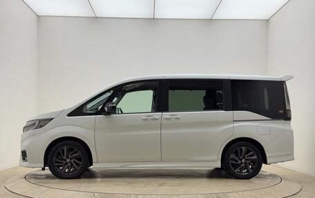 Honda Stepwgn IV, 2019 год, 2 350 000 рублей, 2 фотография
