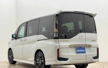 Honda Stepwgn IV, 2019 год, 2 350 000 рублей, 3 фотография