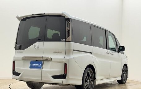Honda Stepwgn IV, 2019 год, 2 350 000 рублей, 5 фотография