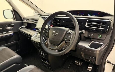 Honda Stepwgn IV, 2019 год, 2 350 000 рублей, 13 фотография