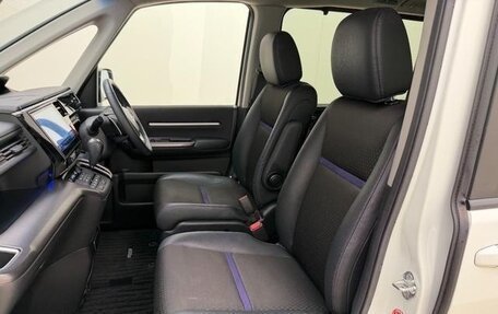 Honda Stepwgn IV, 2019 год, 2 350 000 рублей, 26 фотография